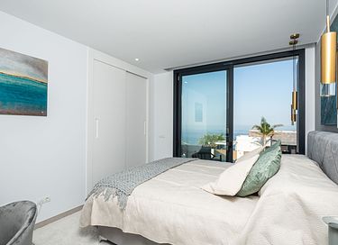 Ruime villa met zwembad en uitzicht op zee - 45