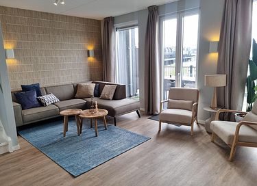 Spacious apartment overlooking the water - 3