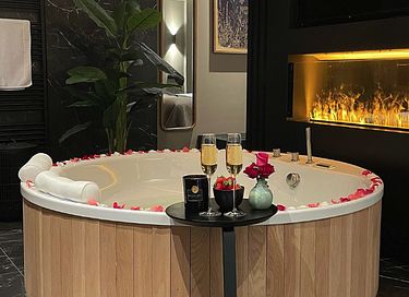 Luxury B&B with private whirlpool and sauna