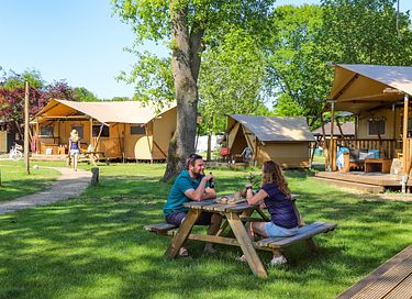 Luxury safari tent in versatile vacation park - 14