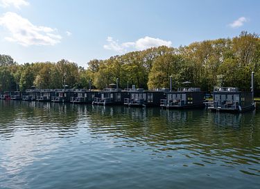 Houseboat with roof terrace on the Mookerplas - 2