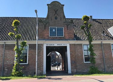 Huisje met design bad in oude buskruitfabriek - 1