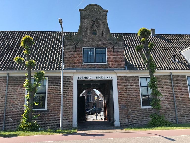 Huisje met design bad in oude buskruitfabriek - 1
