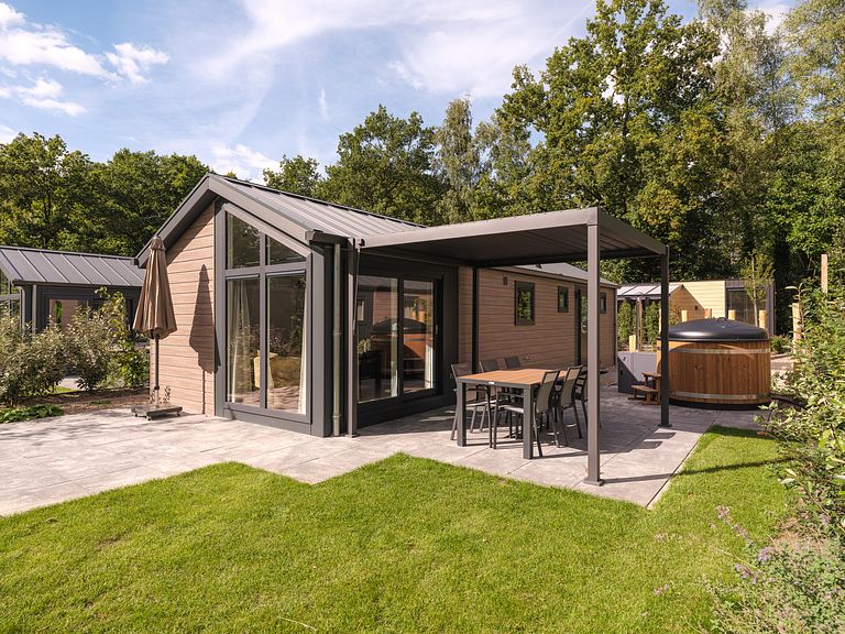 Comfortable lodge with hot tub (6p) - 1