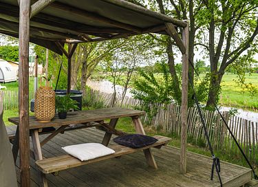 Wellnessdome aan het water met hottub - 11