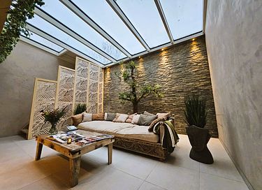 Romantic suite next to a golf course - 13