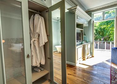 Luxury suite in old Maastricht monastery - 8