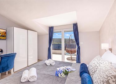 Spacious apartment with sea view and balcony - 42