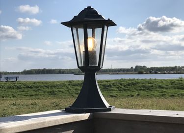 Maison d'eau grandiose au bord d'un lac - 20