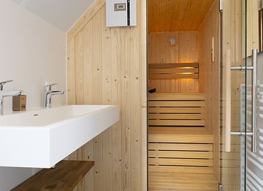 Huis aan het water (6p) met privé sauna - 37