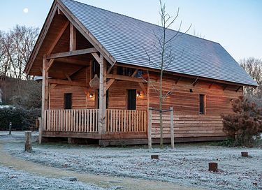 Einzigartiges Holzferienhaus mit Whirlpool (6p). - 6