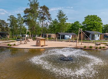 Knus Tiny House op een bosrijk vakantiepark - 12
