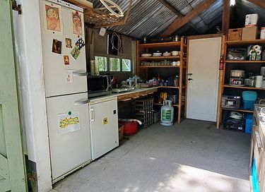 Roulotte tzigane dans les bois avec cheminée - 21