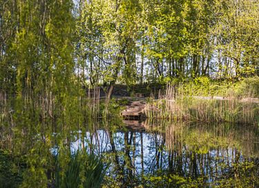Handgefertigte Hirtenhütte in einem Parkgarten - 19
