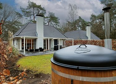 Luxe vakantiehuis (8p) met privé hottub