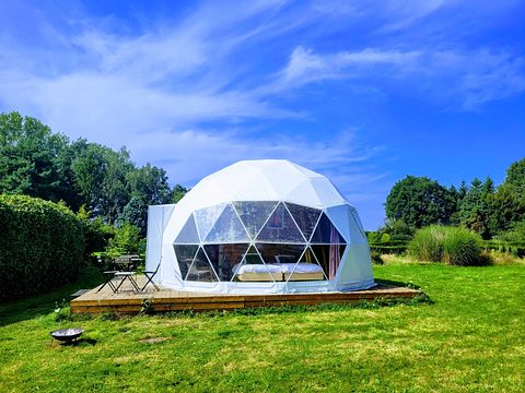 Glamping tent with bathroom and kitchen near forest - 3