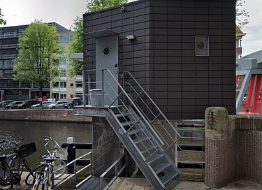 Unique cabin over the water in Amsterdam - 3