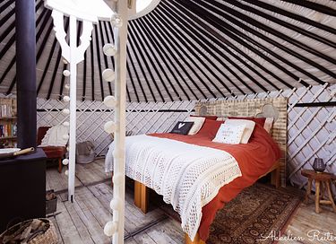 Overnachten in een boutique yurt met hottub - 8