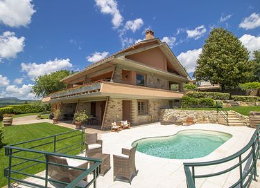 Holiday villa with swimming pool (11 persons) - 1