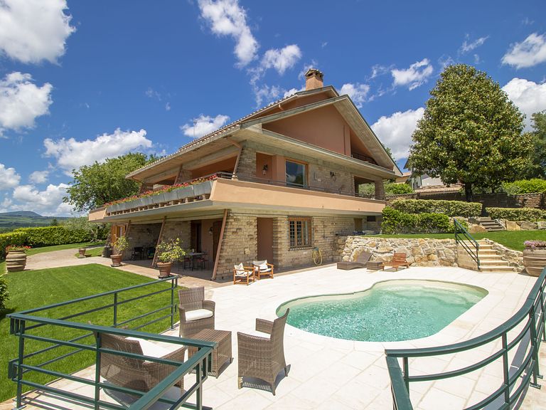 Holiday villa with swimming pool (11 persons) - 1