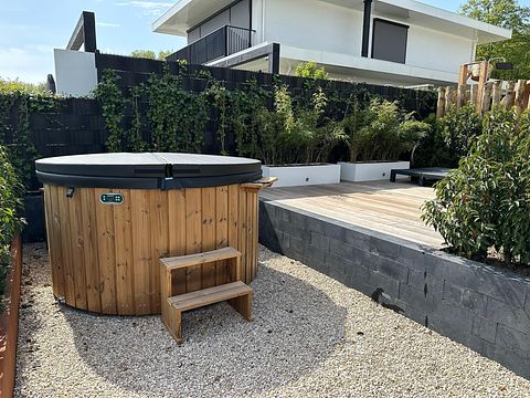 Villa met tuin en wellness aan het water - 4