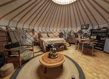 Luxe yurt met houtkachel en privé sanitair - 7