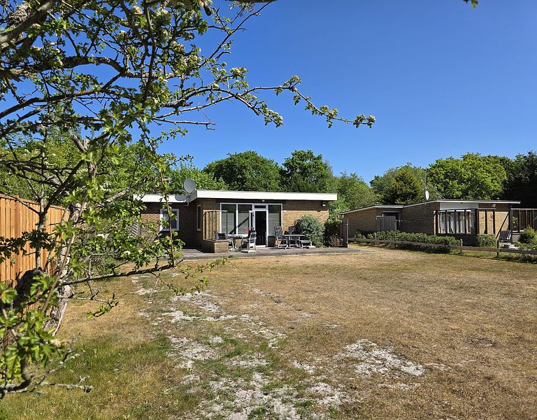 Joli bungalow à Texel avec grand jardin - 1
