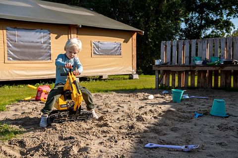 Glamping at Dairy Cattle & Calves Farm - 4