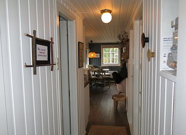 Houten huisje met rivierzicht - 12