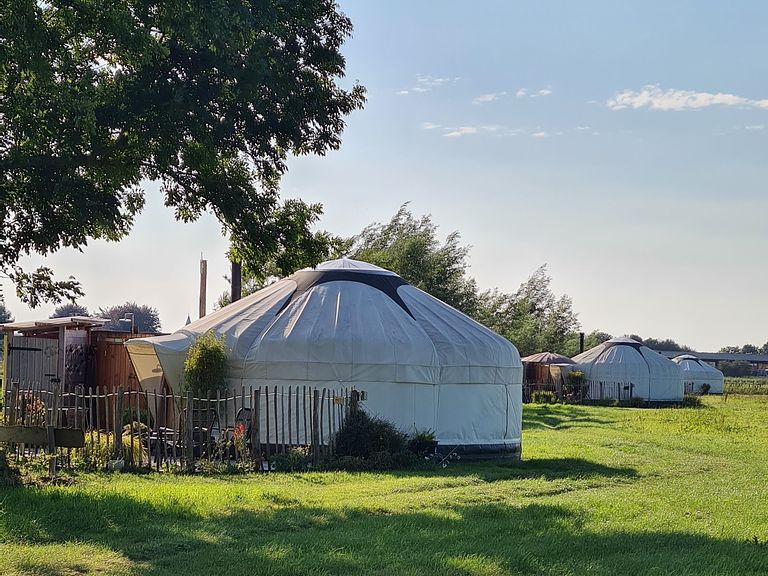 Knusse yurt met houtkachel en privé sanitair - 1