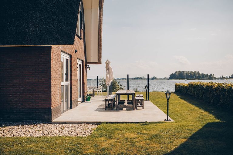 Exclusief genieten in Friesland met uitzicht - 1