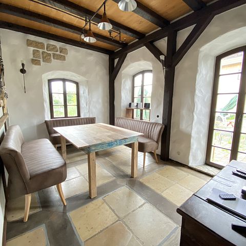 Bâtiment historique avec chambre à thème médiéval - 4