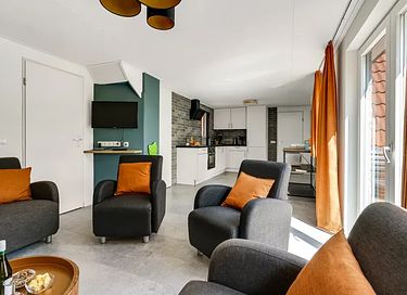 Modernes Einfamilienhaus mit großem Garten - 3