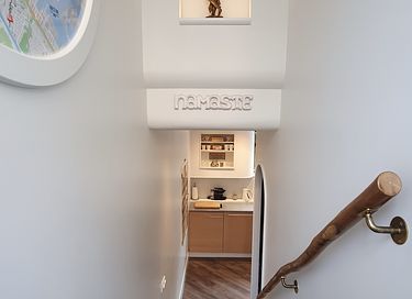 Modern design houseboat in quiet area - 4