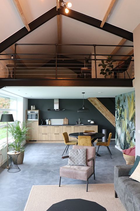Modern and luxuriously converted henhouse - 4