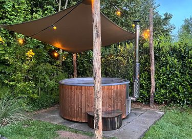 Freistehender Bungalow mit Whirlpool und Pizzaofen - 37