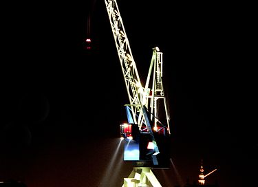 Spending the night in a rotating dock crane - 11
