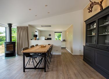 Detached villa with fenced garden - 6