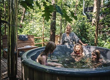 Unique treehouse (5p) with private hot tub - 20
