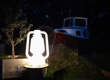 Spending the night in a cabin boat - 12