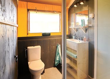 Luxe kamperen aan meer in Frankrijk - 16