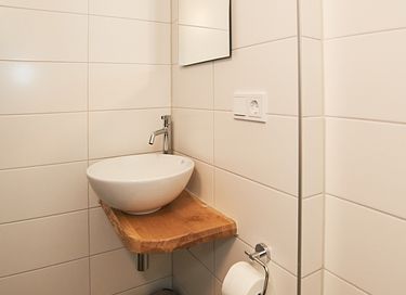 Apartment in a diverse neighborhood - 10