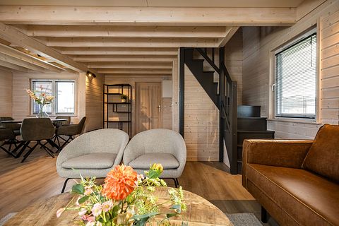 Detached vacation home with veranda - 4
