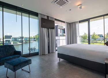 Waterfront villa on Lake Veere - 9