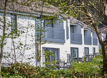 Ferienwohnung mit Terrasse in grüner Umgebung
