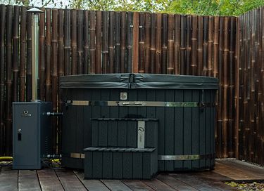 Stijlvol huisje aan het water met hottub - 28
