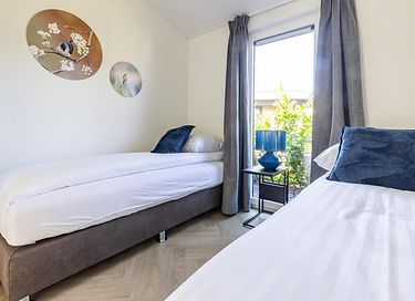 Logement de vacances au bord de l'eau dans un parc de vacances - 12