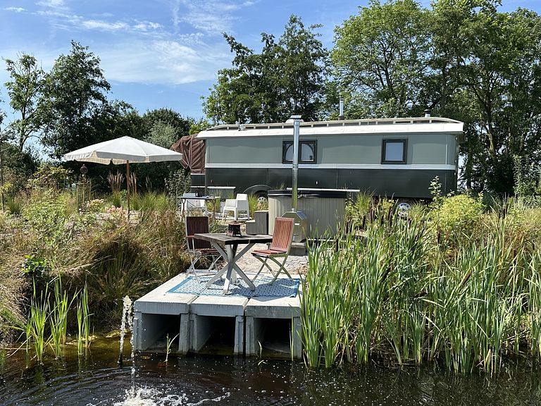 Spend the night in a shepherds hut with wellness - 1
