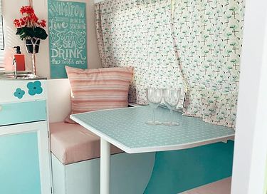 Overnachten in een retro caravan - 11