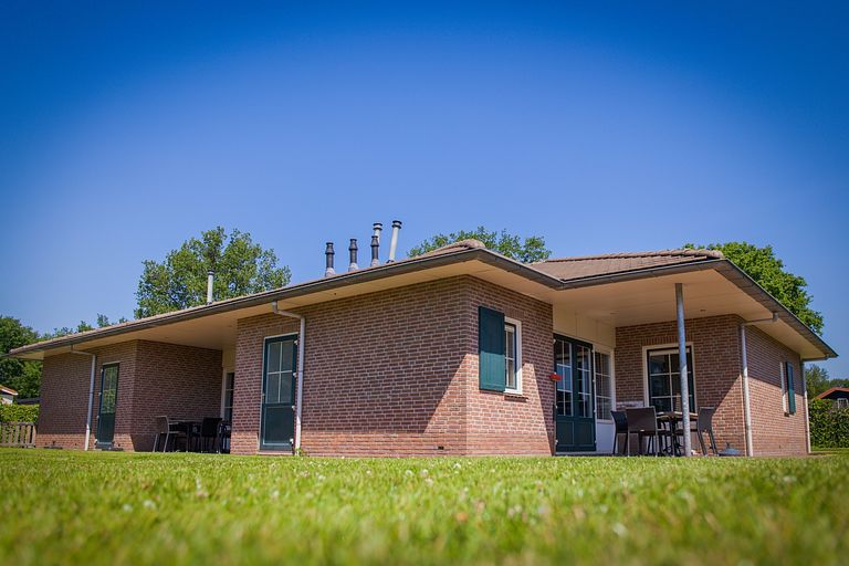 Spacious bungalow in the Veluwe for 8 people - 1